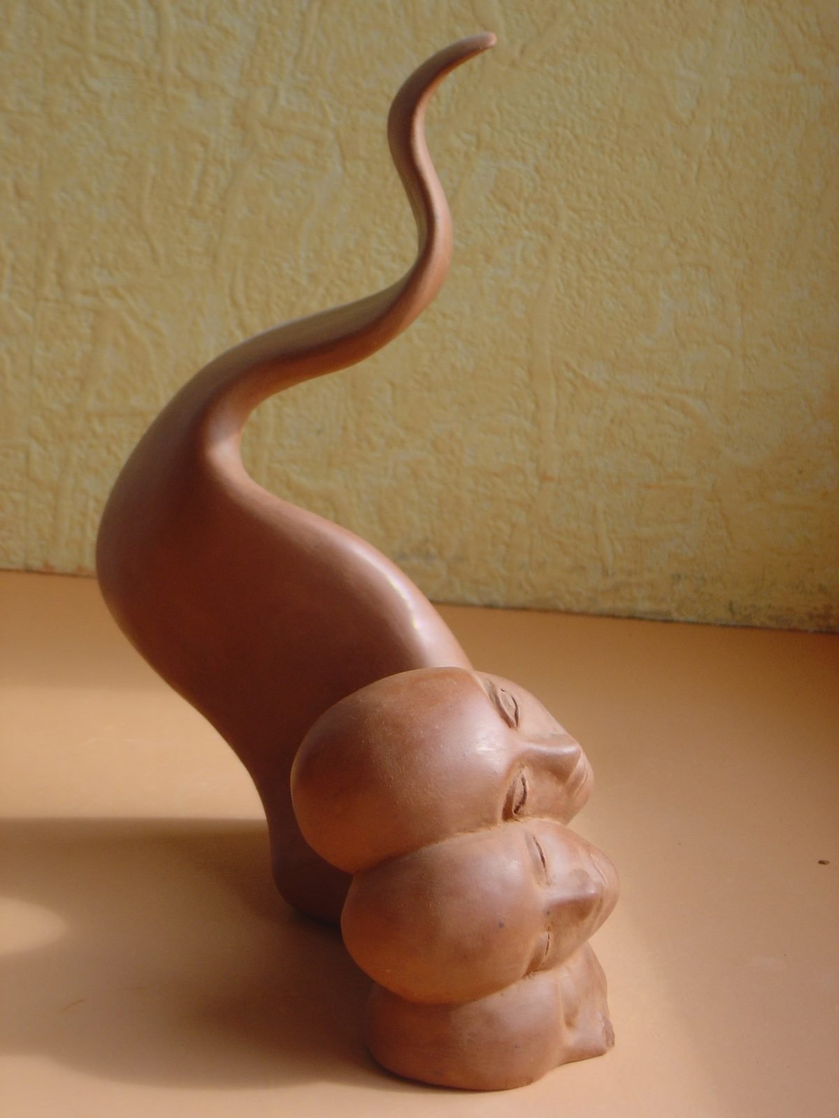Éveil, sculpture en terre